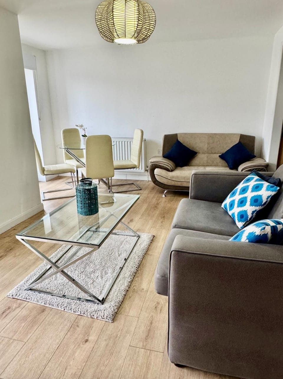 Living room, Dining area