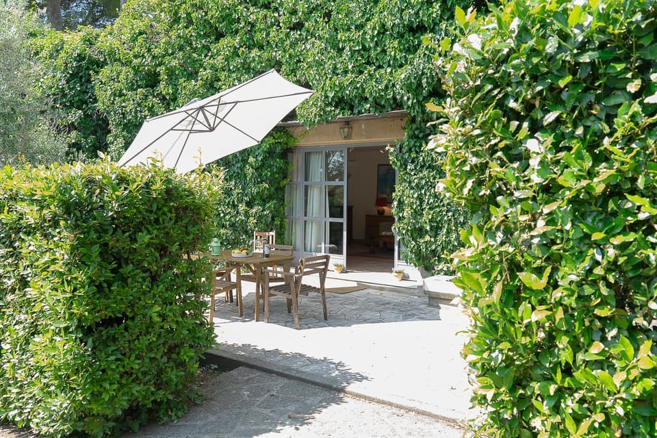 Patio, Facade/entrance, Balcony/Terrace