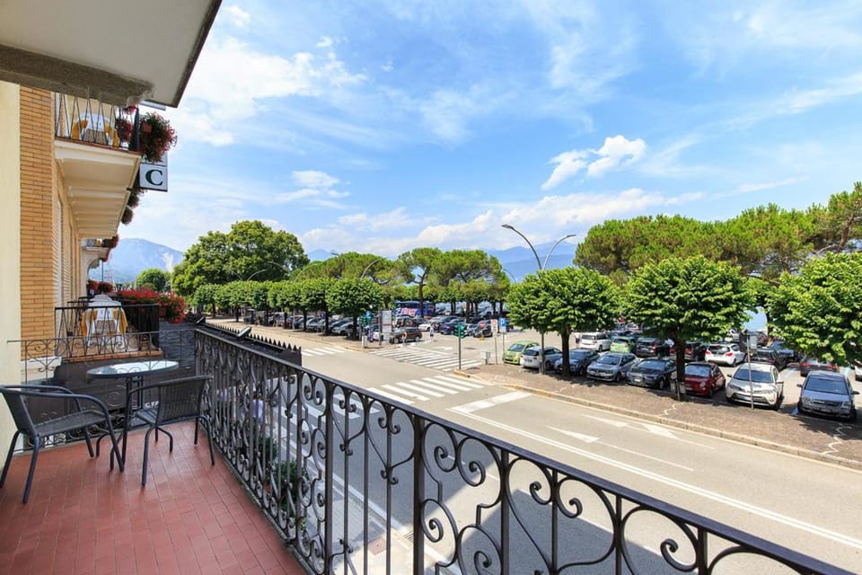 Property building, Balcony/Terrace