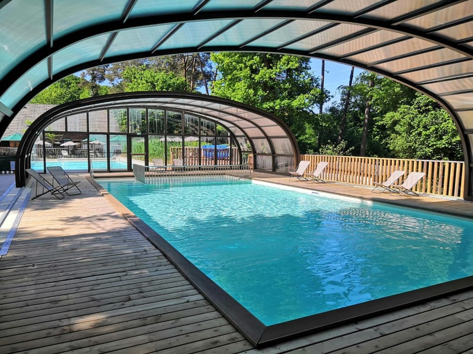 Swimming pool, Swimming pool