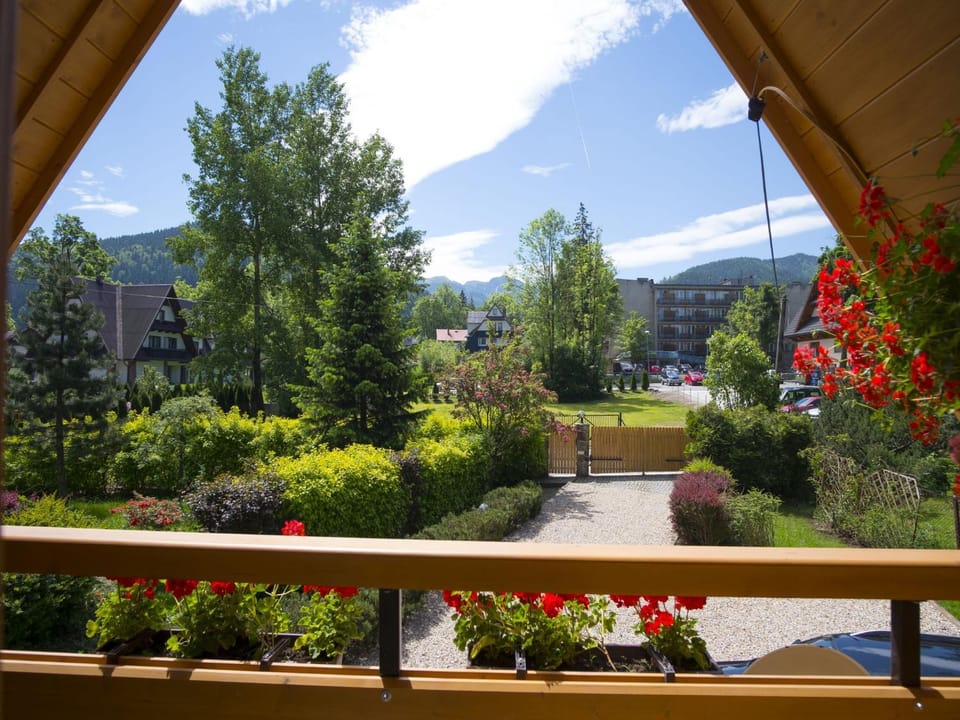 Garden view, Mountain view