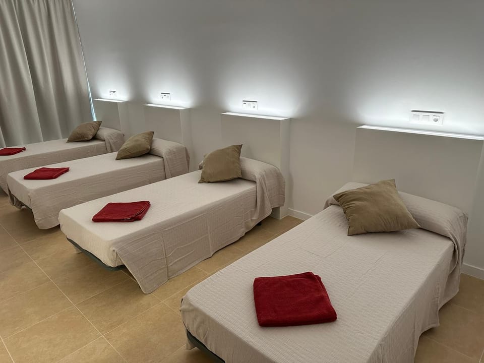 Albergue O Pedrón Hostel & Rooms Hostel in Galicia