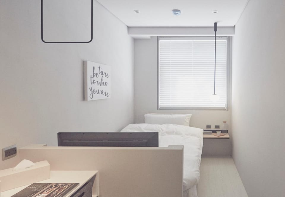 Photo of the whole room, Decorative detail, bunk bed