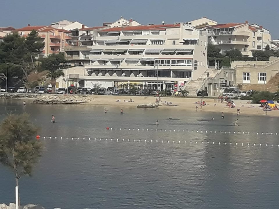 Beach, Supermarket/grocery shop