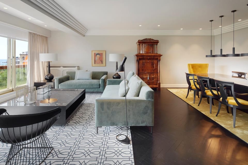 Living room, Dining area