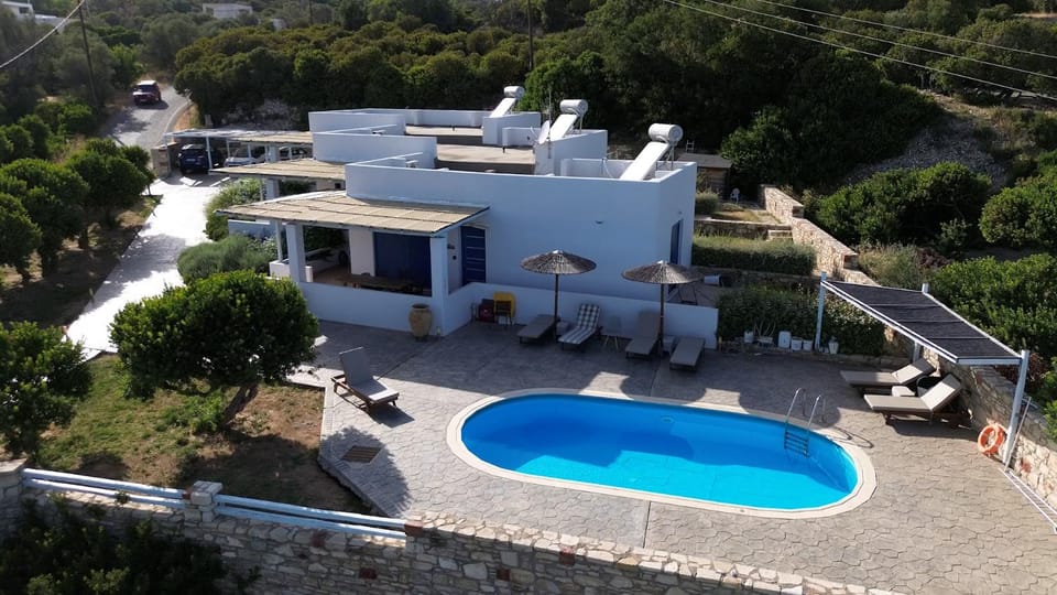 Property building, Pool view, Swimming pool, sunbed