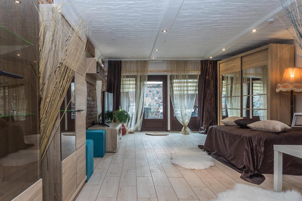 Living room, Photo of the whole room