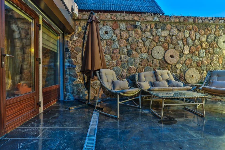 Property building, Balcony/Terrace