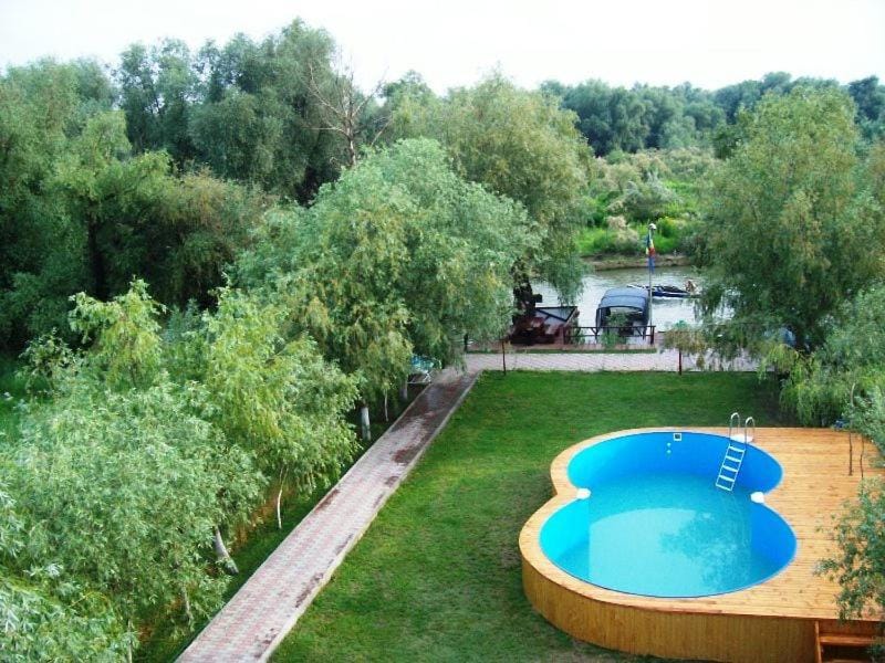 Swimming pool, Swimming pool