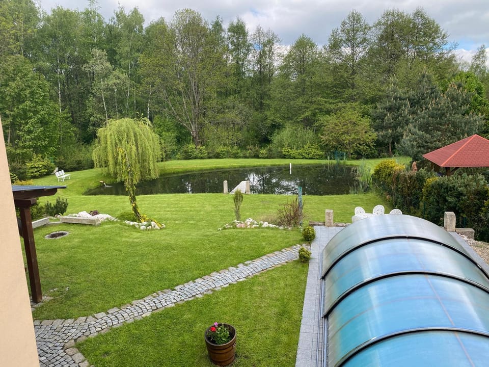 Domek U rybníčku House in Saxony