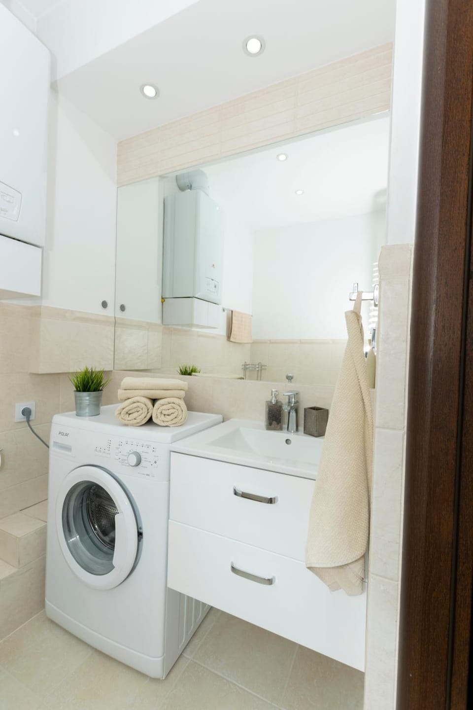 Apartament Przy Starówce - Stella - 2 Osobne Sypialnie, 2 Separate Bedrooms in Old Town - Main Square, Amazing View, Top Location! Apartment in Lower Silesian Voivodeship