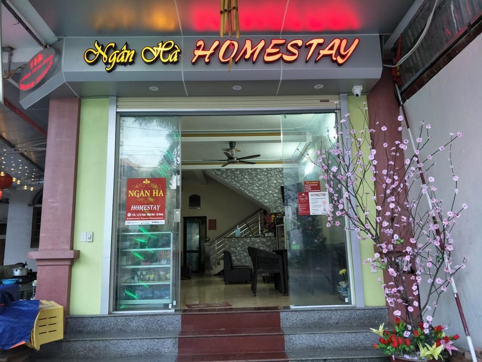 Facade/entrance, Property logo or sign, Street view
