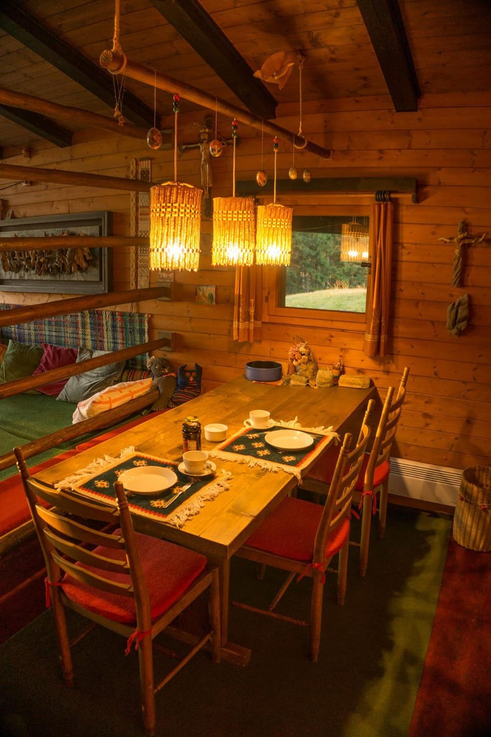 Seating area, Dining area