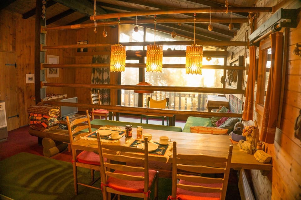 Seating area, Dining area