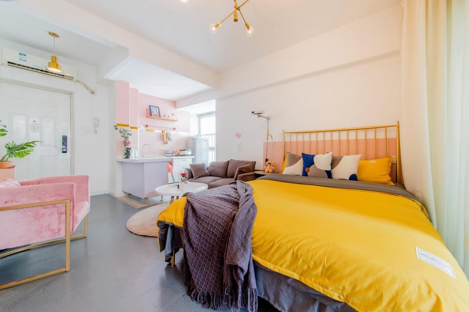 Bed, Living room, Photo of the whole room