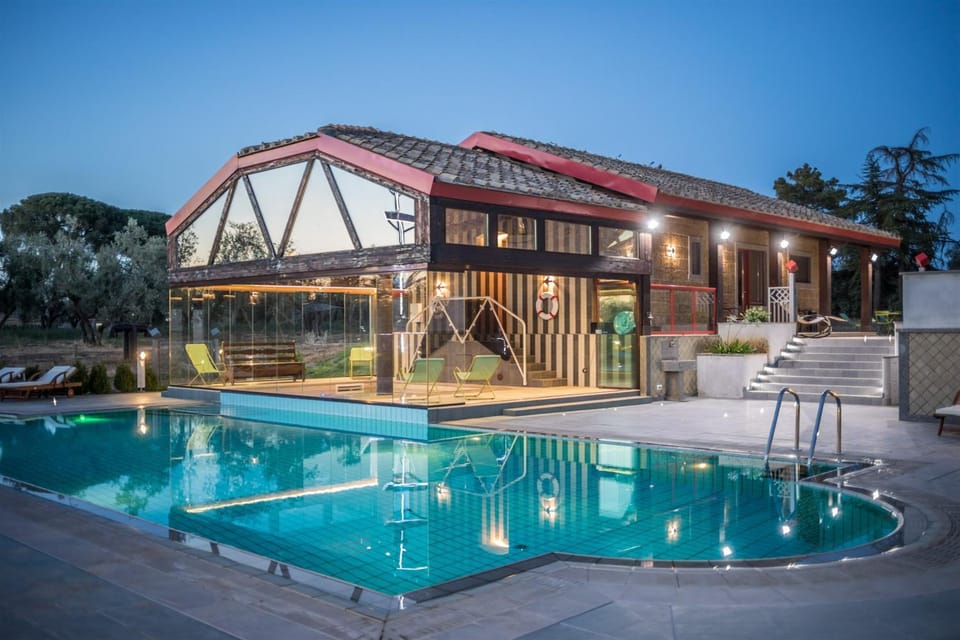 Swimming pool
