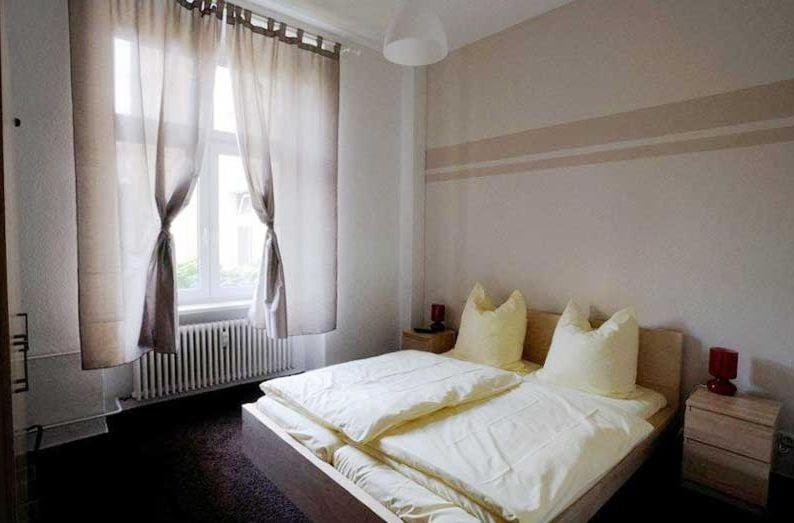 Bed, Day