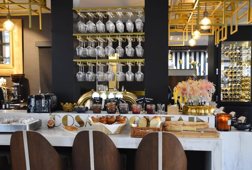 Lounge or bar