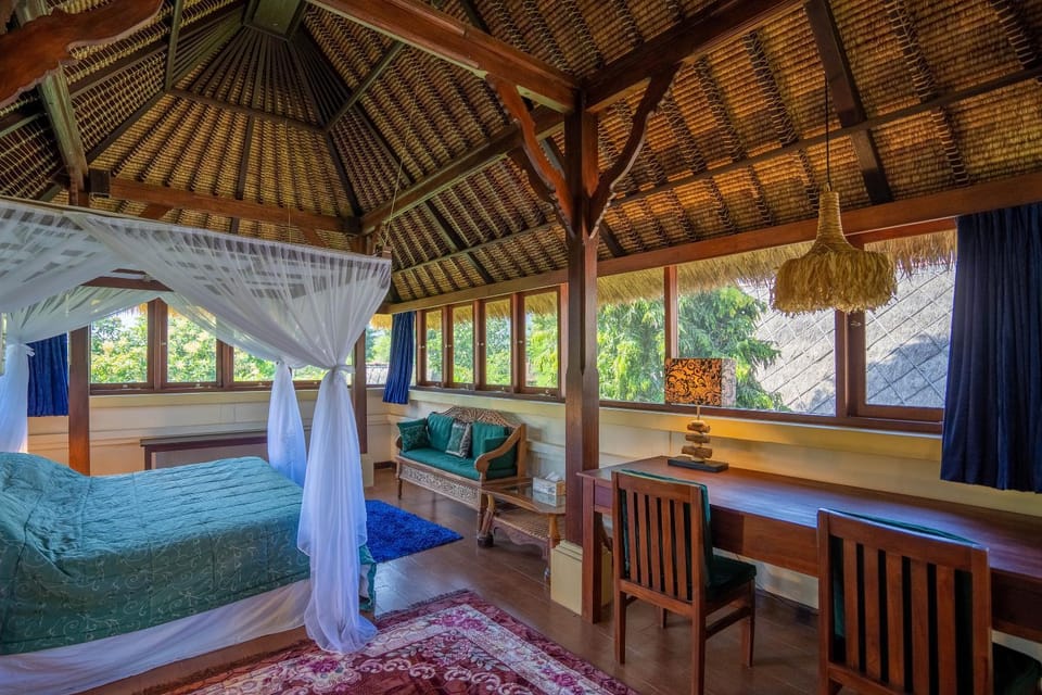 Photo of the whole room, Bedroom