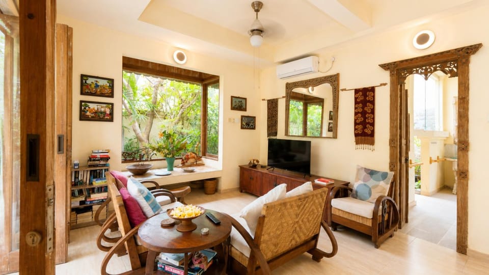 TV and multimedia, Living room, Seating area