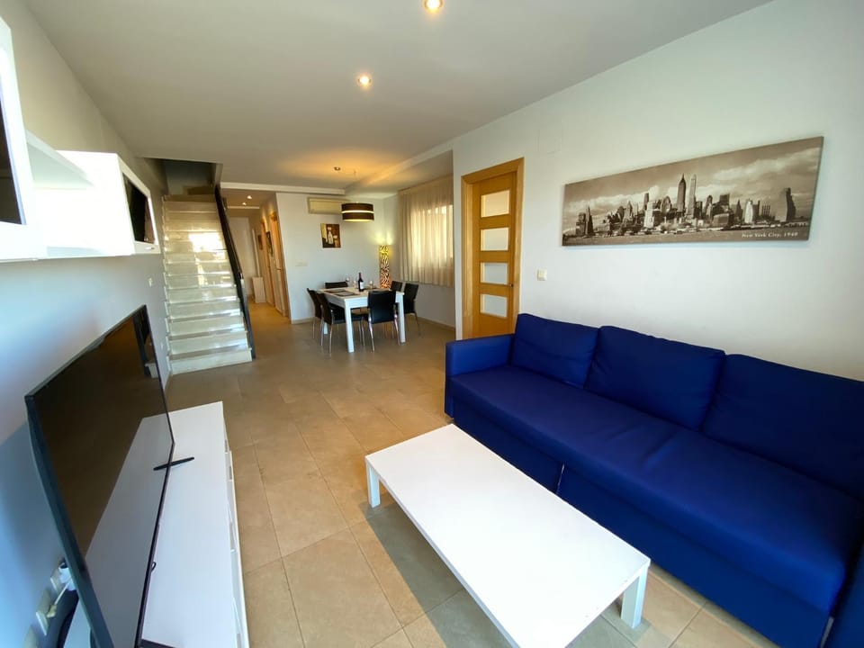 TV and multimedia, Living room, Dining area