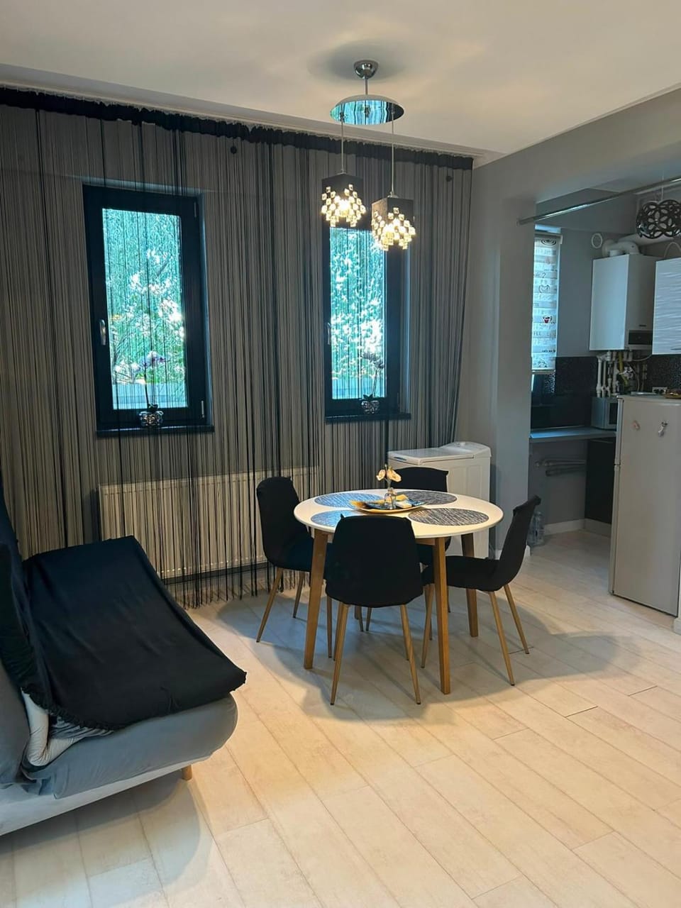 Kitchen or kitchenette, Living room, Seating area, Dining area