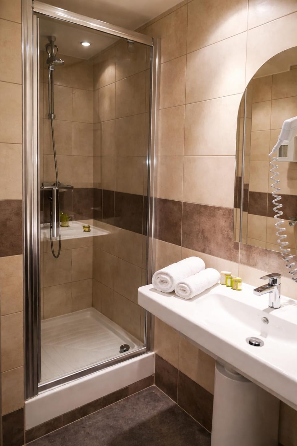 Shower, towels