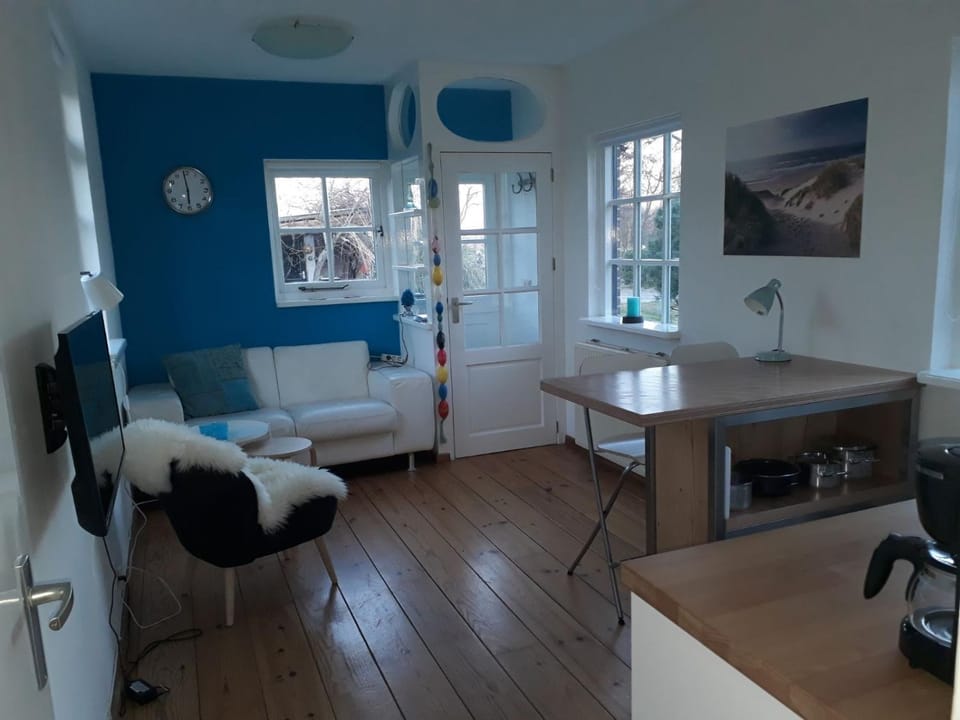 Kitchen or kitchenette, Living room, Dining area, Garden view
