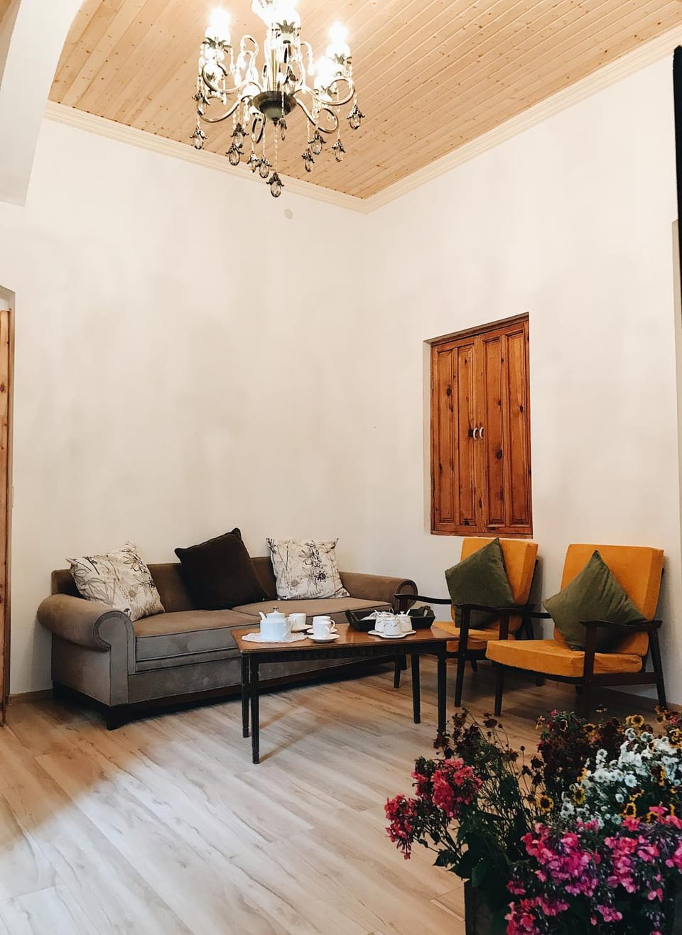 Living room, Seating area