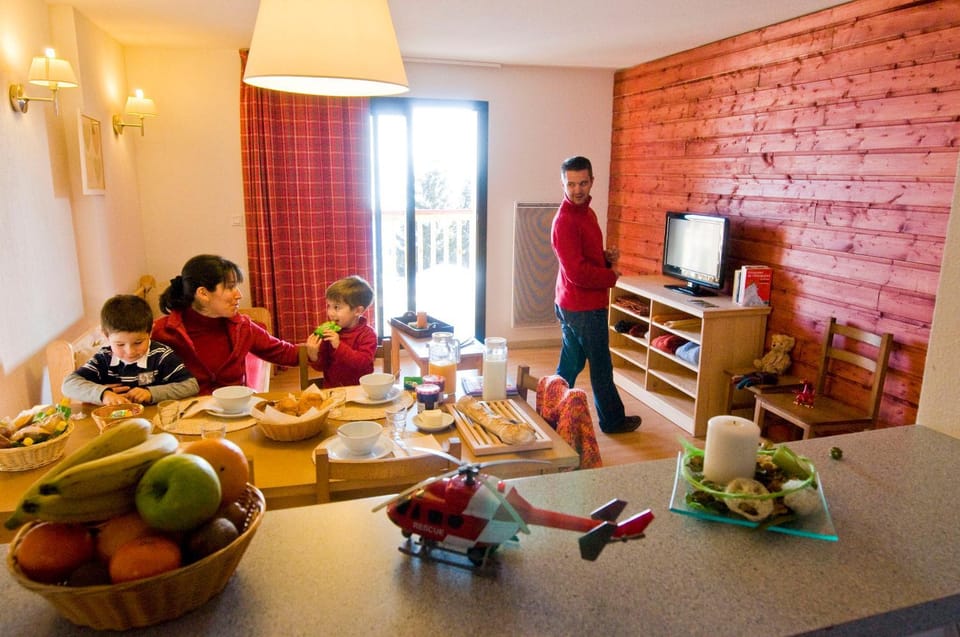 Dining area, group of guests