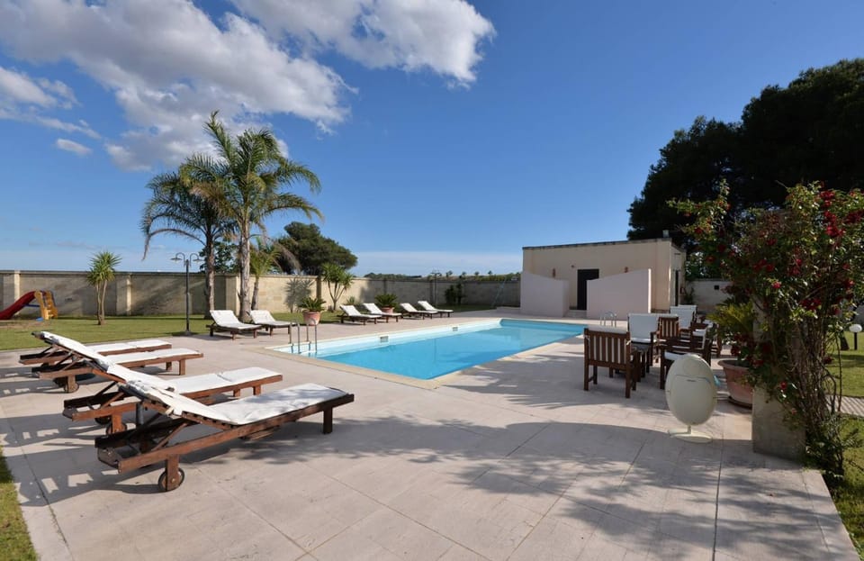 Swimming pool, Swimming pool