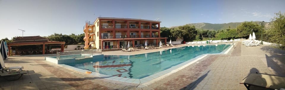 Ζante Dolphin Apartment hotel in Katastari