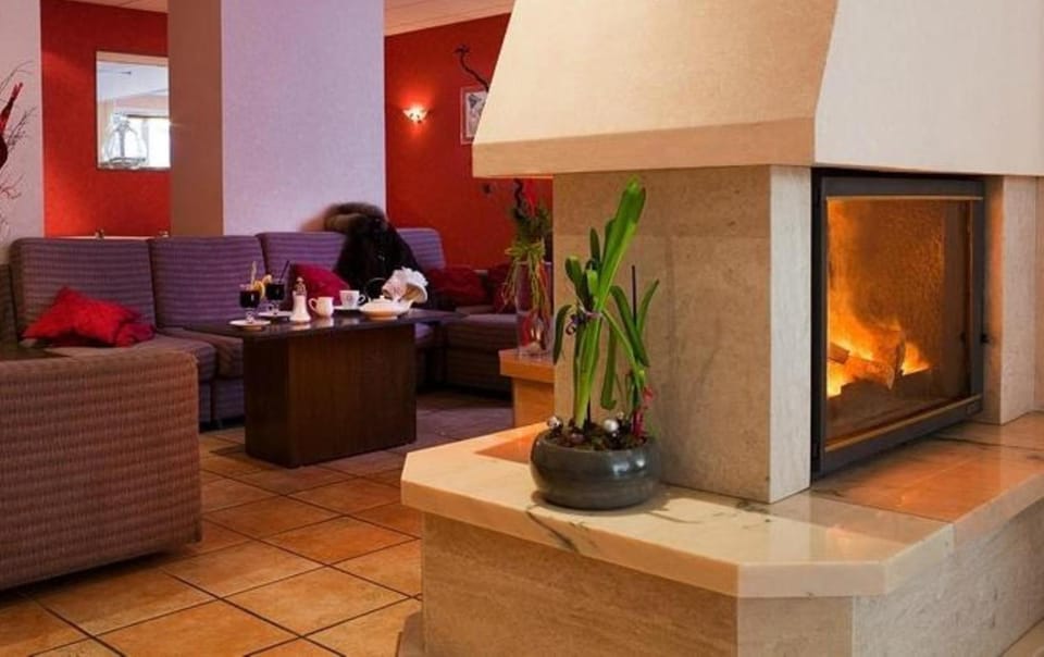 Seating area, Food