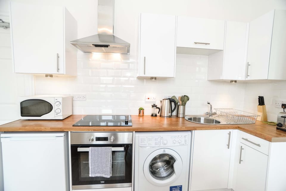 Coffee/tea facilities, Kitchen or kitchenette, Dining area