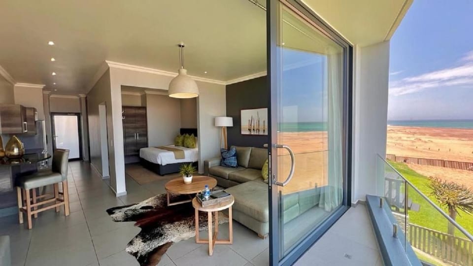 View (from property/room), Balcony/Terrace, Bedroom, Sea view