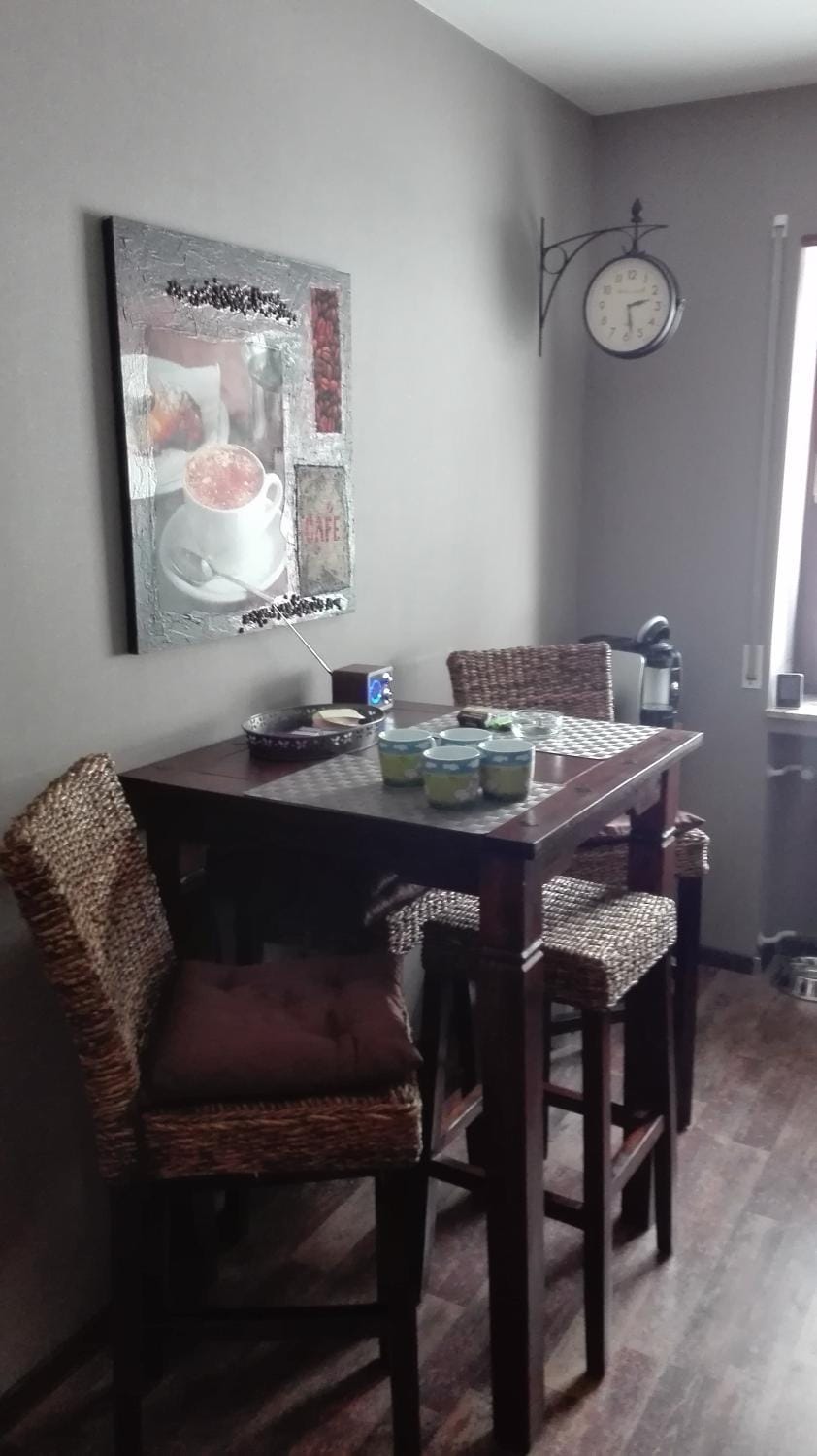 Photo of the whole room, Decorative detail