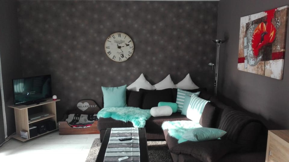Photo of the whole room, Decorative detail, On site