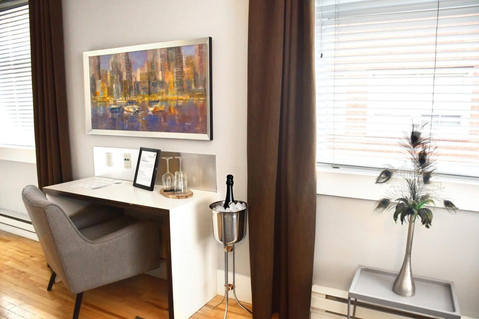 Lounge or bar, Seating area