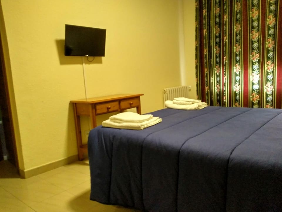 Hostal Orly Bed and Breakfast in Castile and León