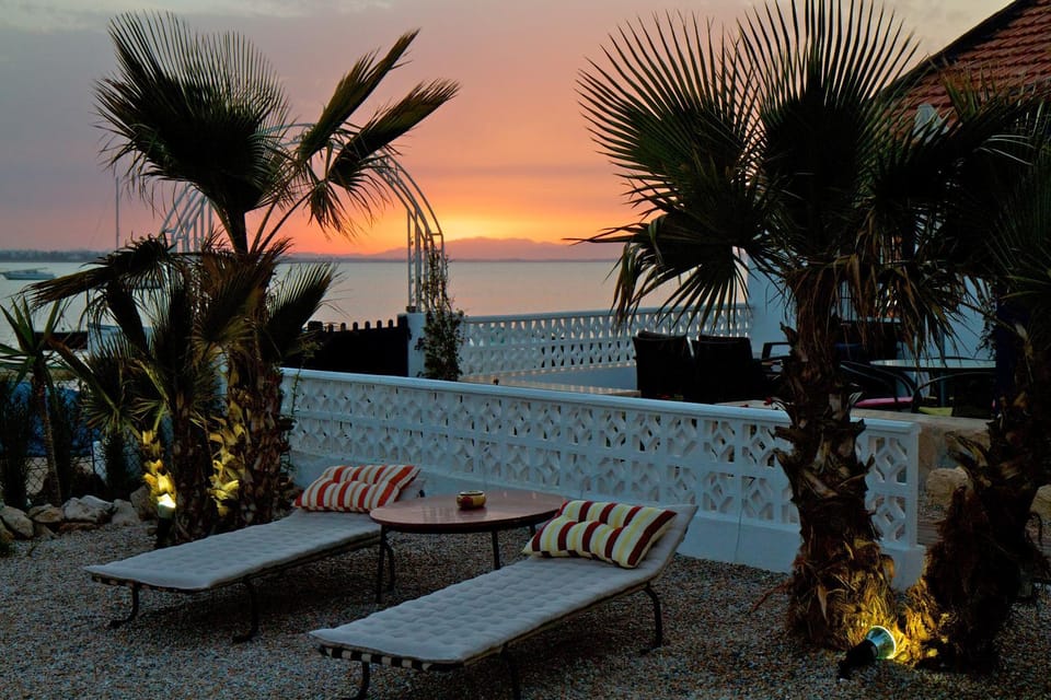 Garden, Sea view
