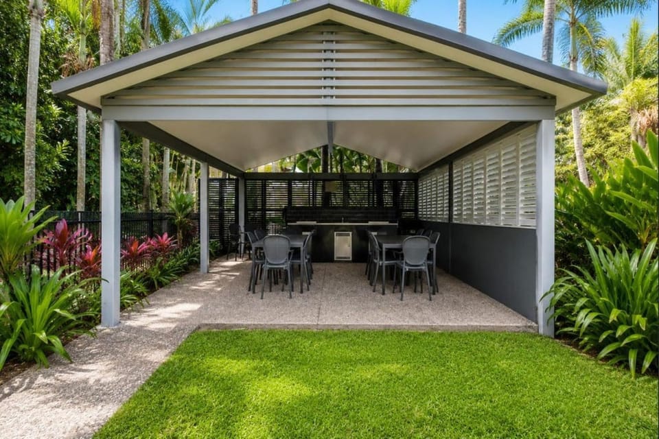 Property building, BBQ facilities, Garden, Dining area