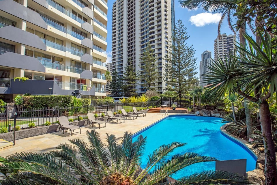 Swimming pool, Swimming pool