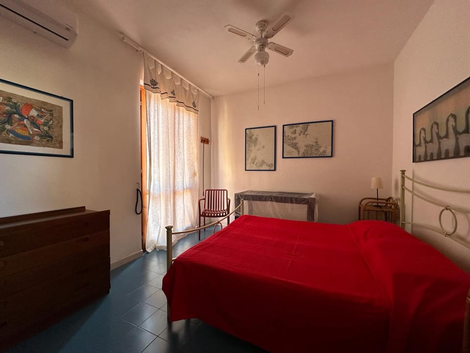 Bedroom, air conditioner