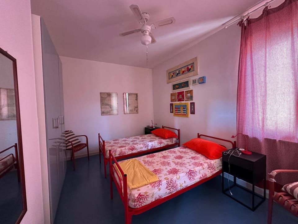 Bedroom, air conditioner
