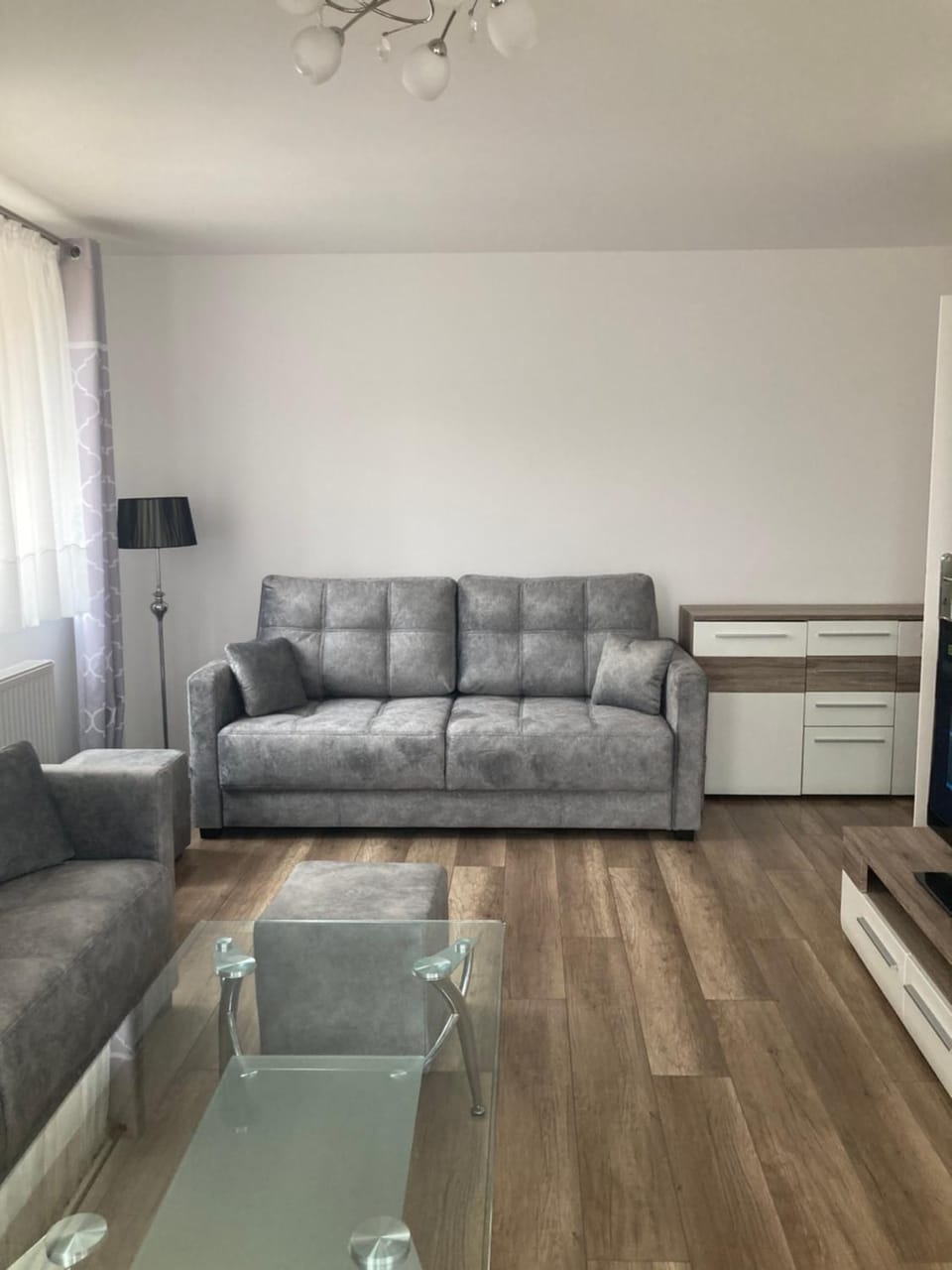 Apartament RED FLOWERS Apartment in Lower Silesian Voivodeship