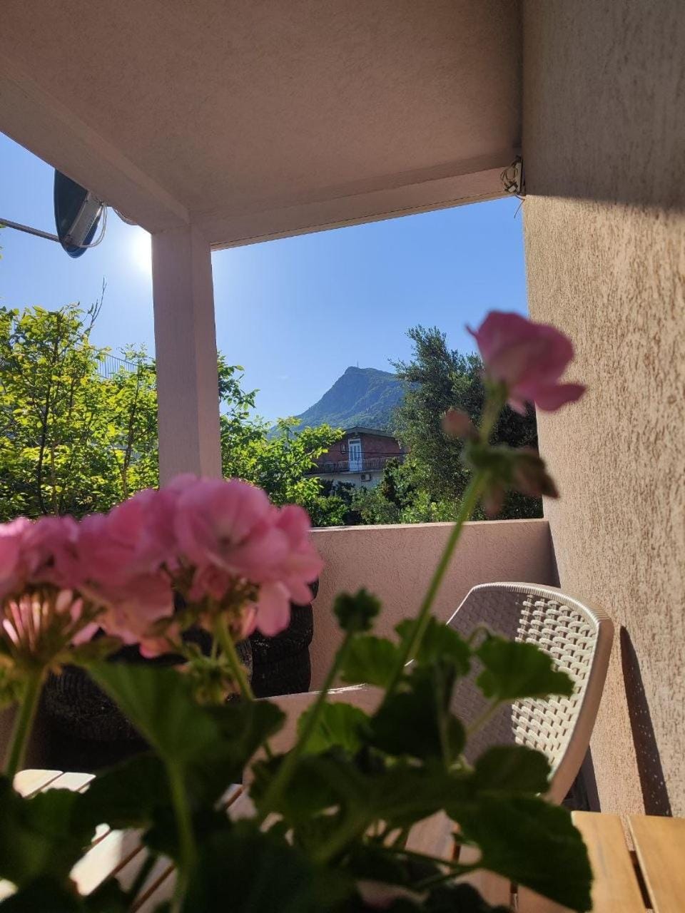 Spring, Day, Natural landscape, Balcony/Terrace, Garden view, Mountain view