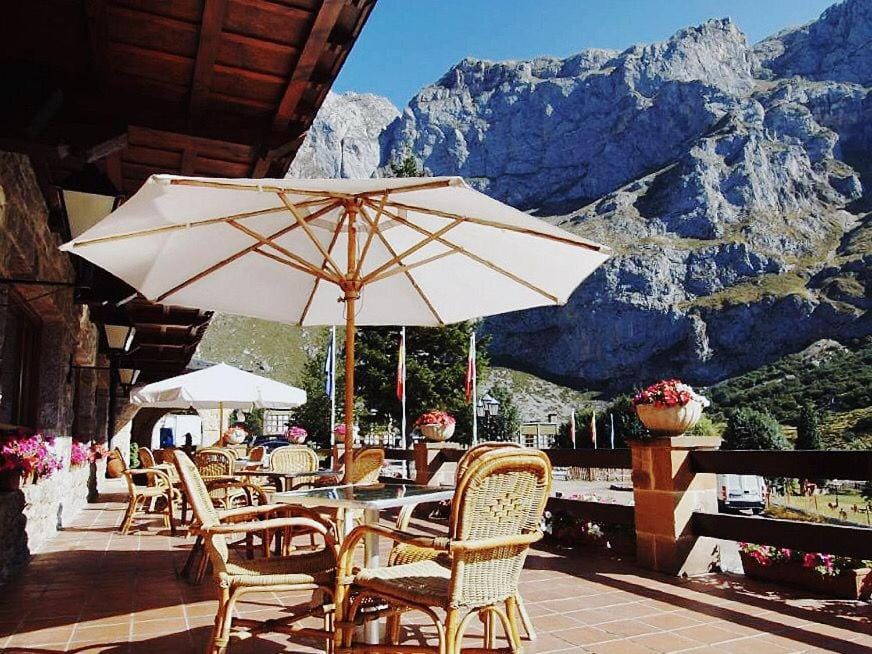 Patio, Restaurant/places to eat, Restaurant/places to eat, Balcony/Terrace
