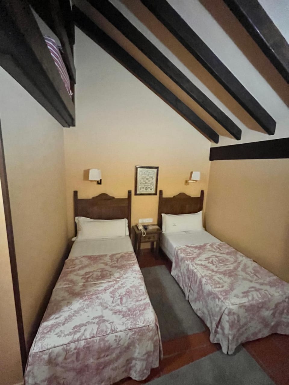 Bed, Photo of the whole room, Bedroom, Family, Family