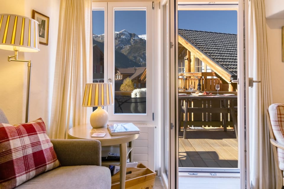 View (from property/room), Living room, Mountain view