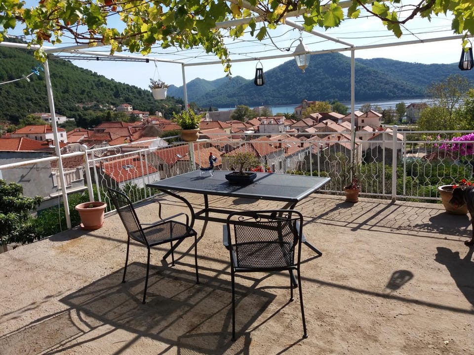 City view, Garden view, Sea view